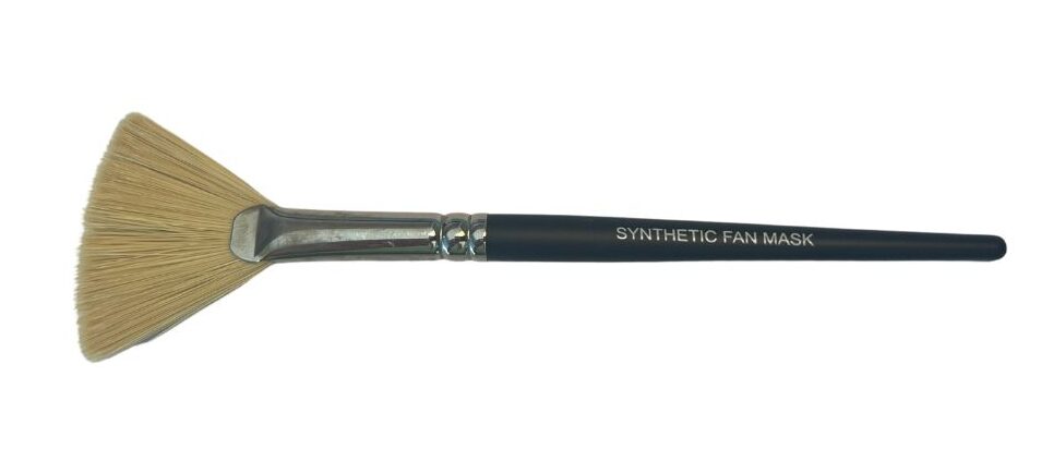 DermaFIX – Synthetic Face and Body Fan Brush